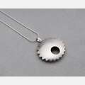 srebrny naszyjnik rozeta