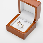 GOGO - pierścionek z granatem w przykładowym pudełku