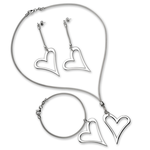 kolczyki naszyjnik i bransoleta ze srebra z zawieszkami w kształcie serca