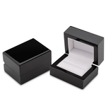 drewniane pudełko na obrączki lub pierścionek w kolorze czarnym