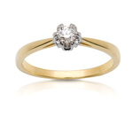 Złoty pierścionek z brylantem na zaręczyny lub jako ślubny podarunek.