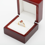 złoty zaręczynowy pierścionek - granat i brylantyna zarączyny