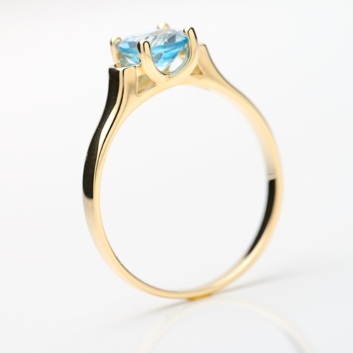 pierścionek z białego złota z topazem na udane zaręczyny