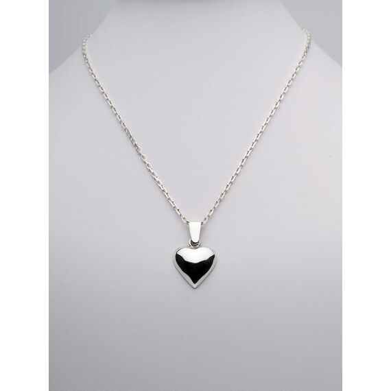 srebrny łańcuszek i serduszko