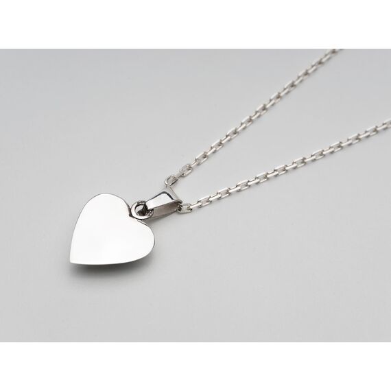 Naszyjnik srebrny z serduszkiem strona płaska