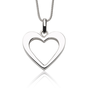 Naszyjnik ze srebrną zawieszką w kształcie serca umieszczoną na łańcuszku